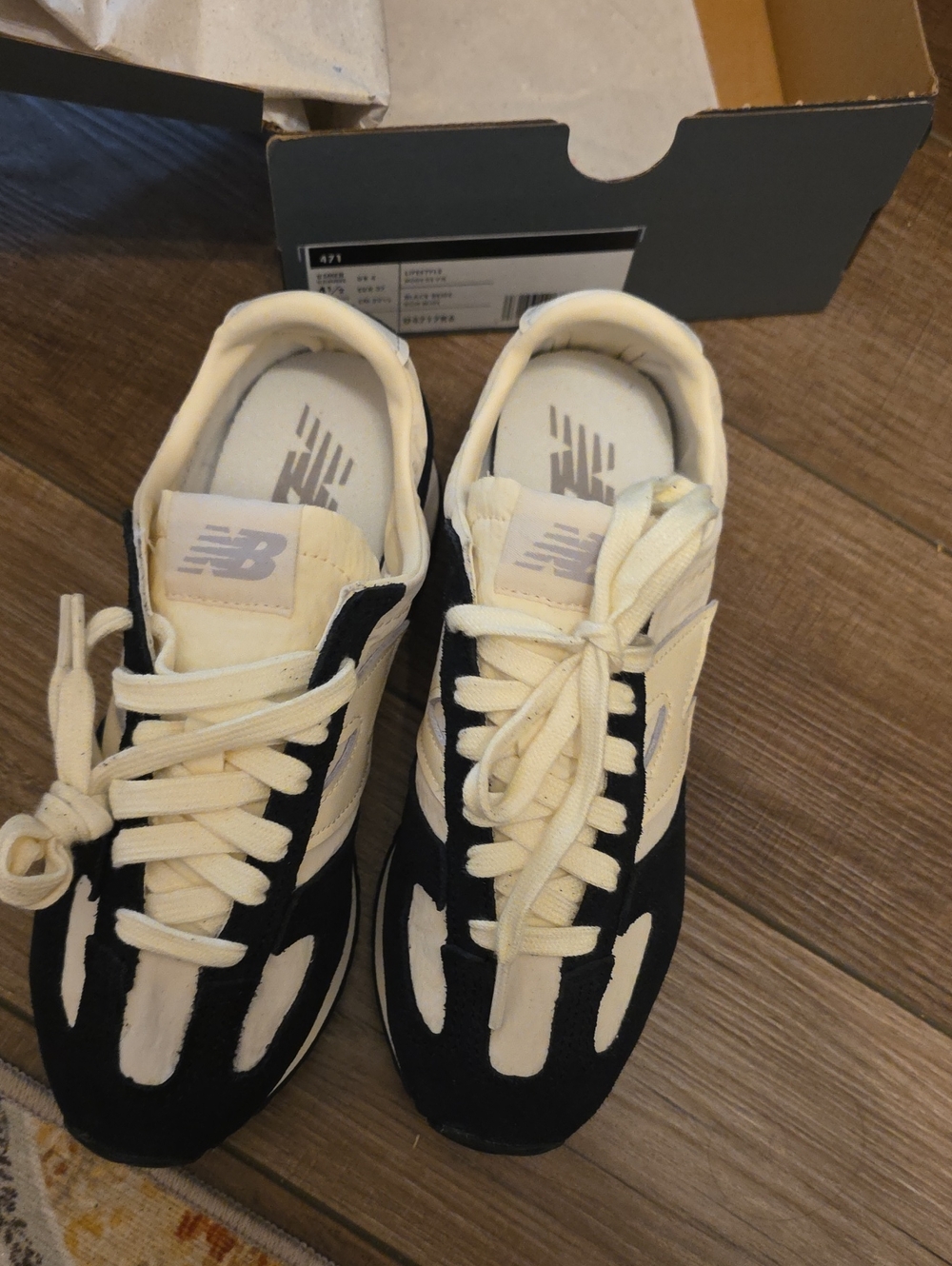 New Balance Kids Black and Cream Retro Runner Sneakers